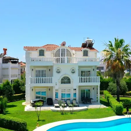 فيلة Helios 1
